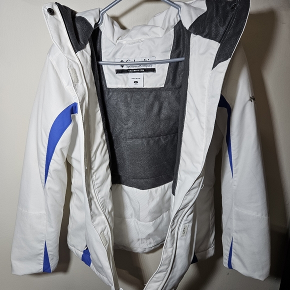 2FOR$40 Columbia winter jacket - Picture 4 of 8